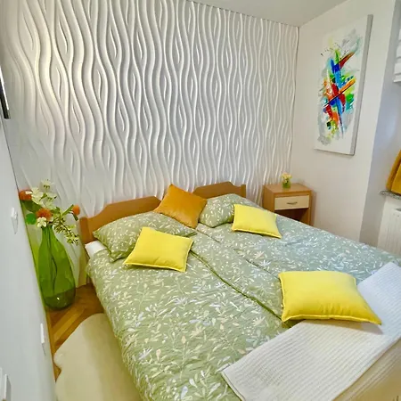 Topel Dom V Srediscu Mesta 1 Apartment *