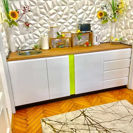 Topel Dom V Srediscu Mesta 1 Apartman Maribor